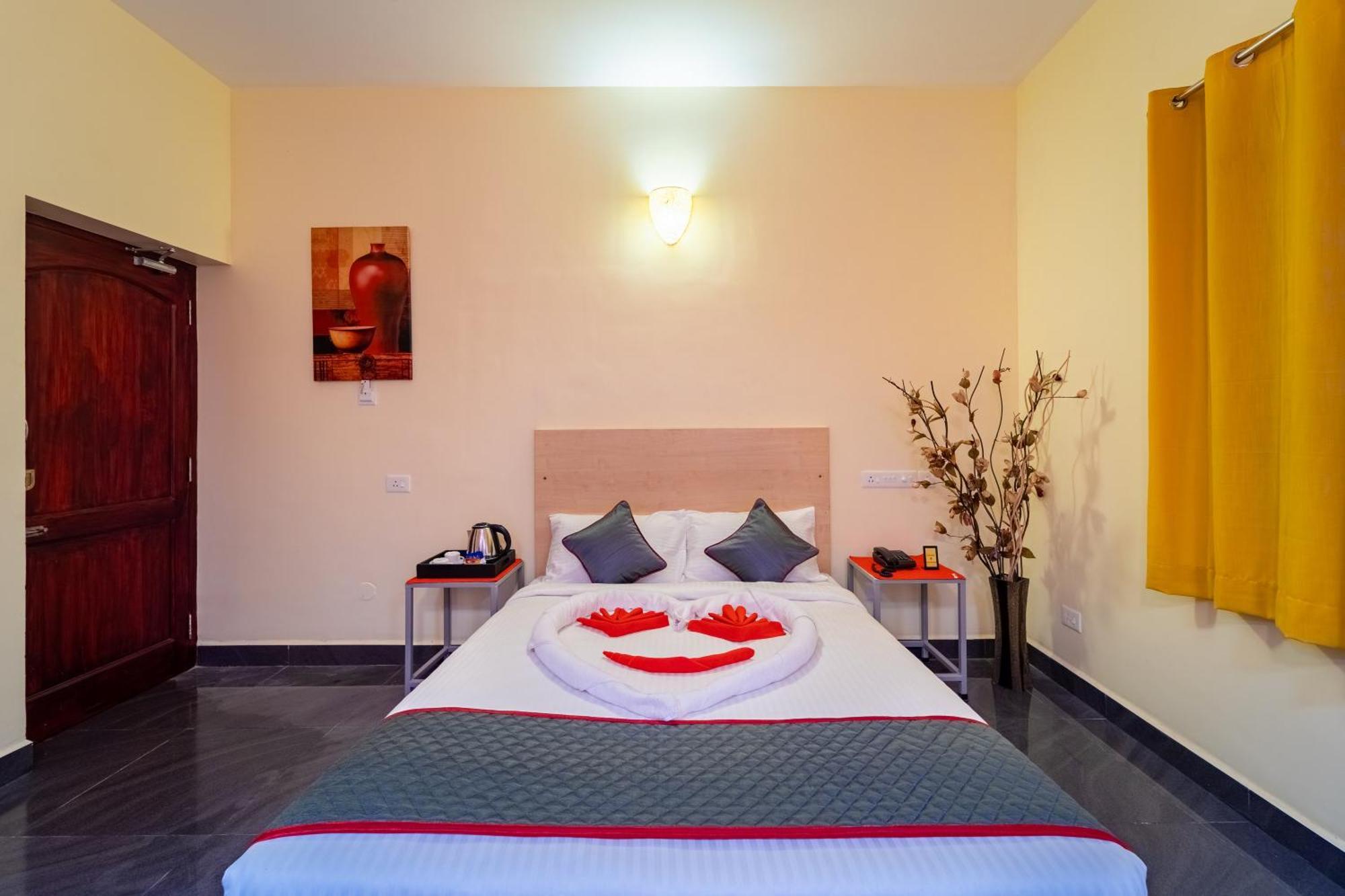 Sornalaxmi Residency Puduccseri Kültér fotó